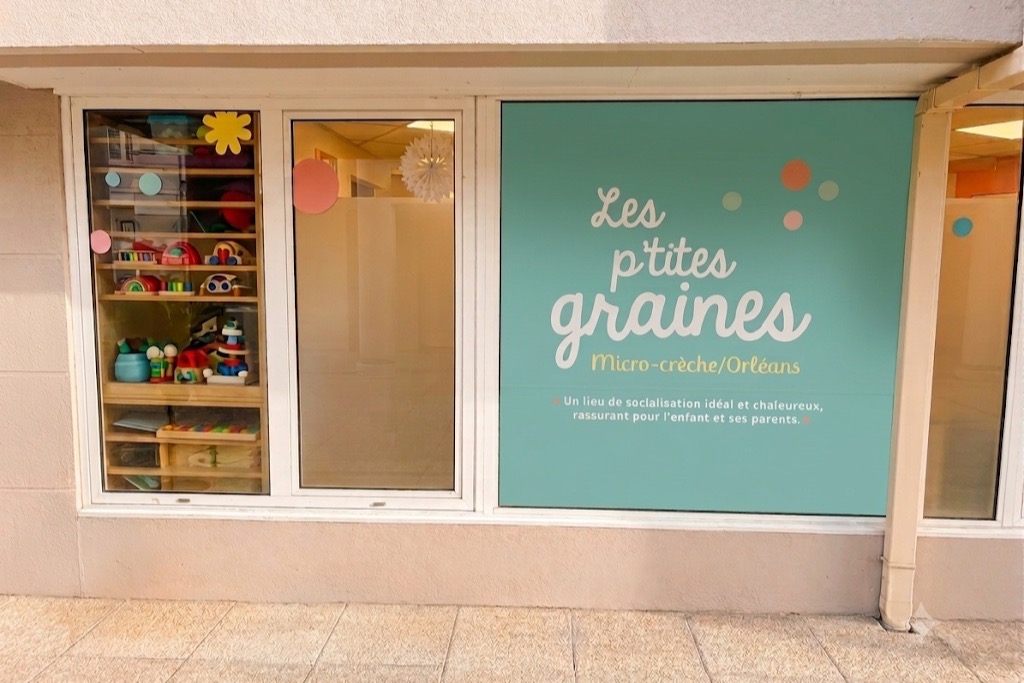 Façade de la micro-crèche Les P'tites Graines, 2 rue du Baron à Orléans